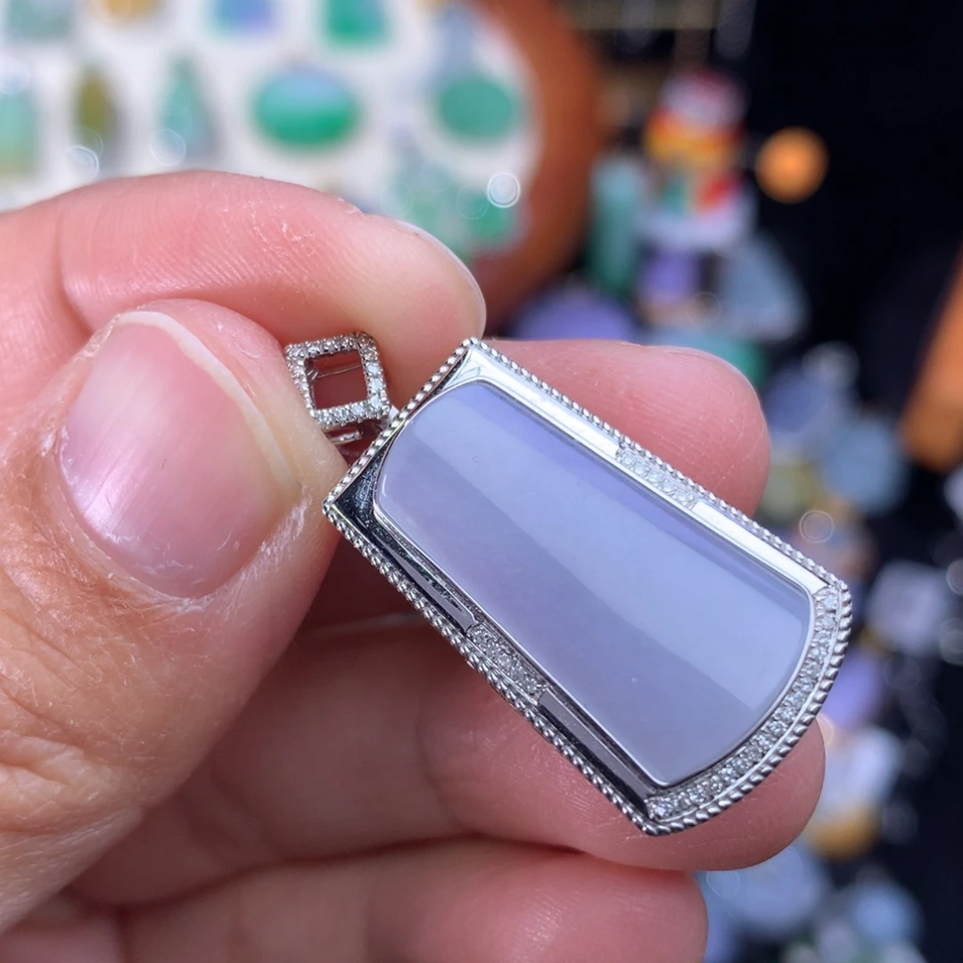 翡翠吊坠(不含链)18K金镶嵌