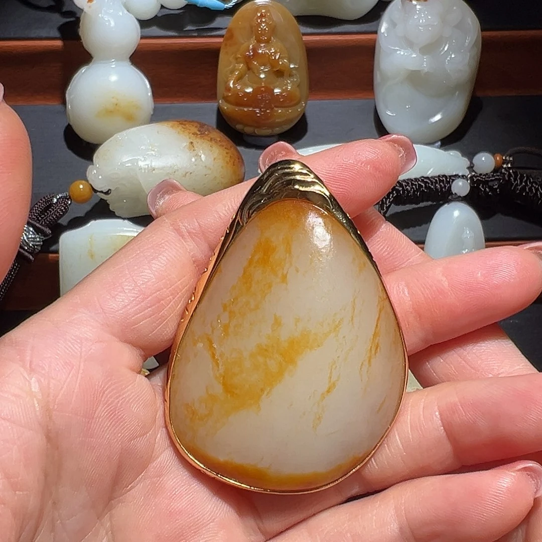 和田玉22K金镶嵌颈饰