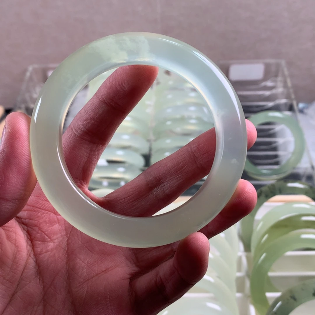 未镶嵌蛇纹石玉手镯