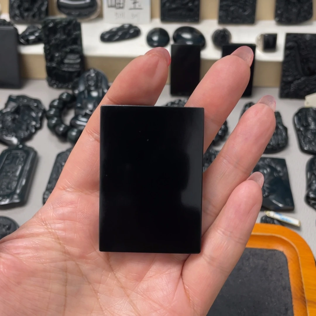 简***言蛇纹石玉未镶嵌吊坠