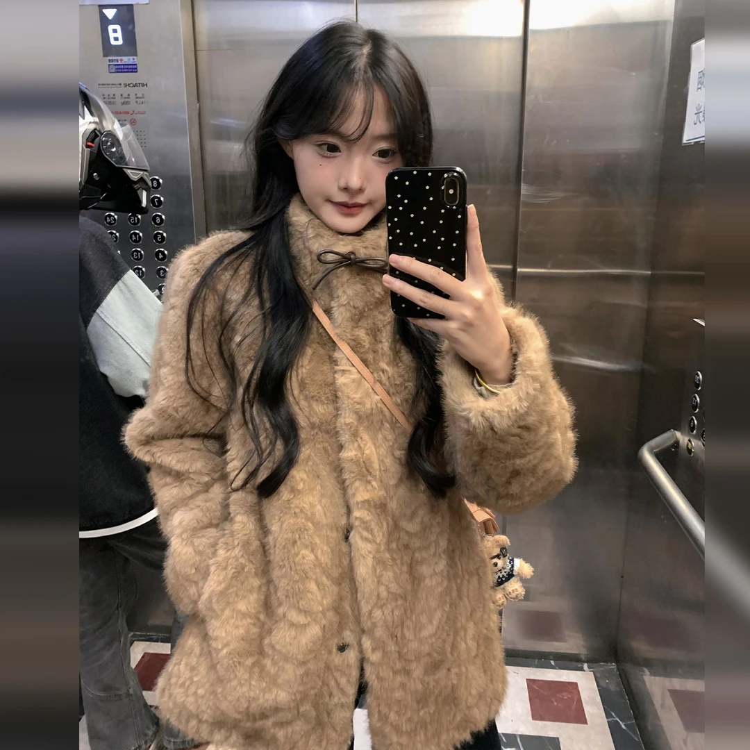 2026新款今年流行爆款巨好看的慵懒风高级感羊羔绒外套女装秋冬季