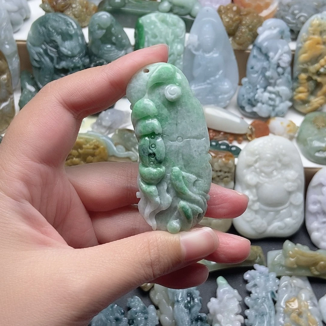 翡翠未镶嵌颈饰翡翠