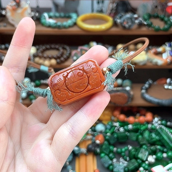 翡翠未镶嵌颈饰饰品