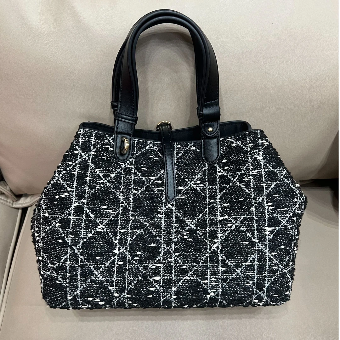 211 轻奢时尚真皮百搭经典单肩手提包  黑色