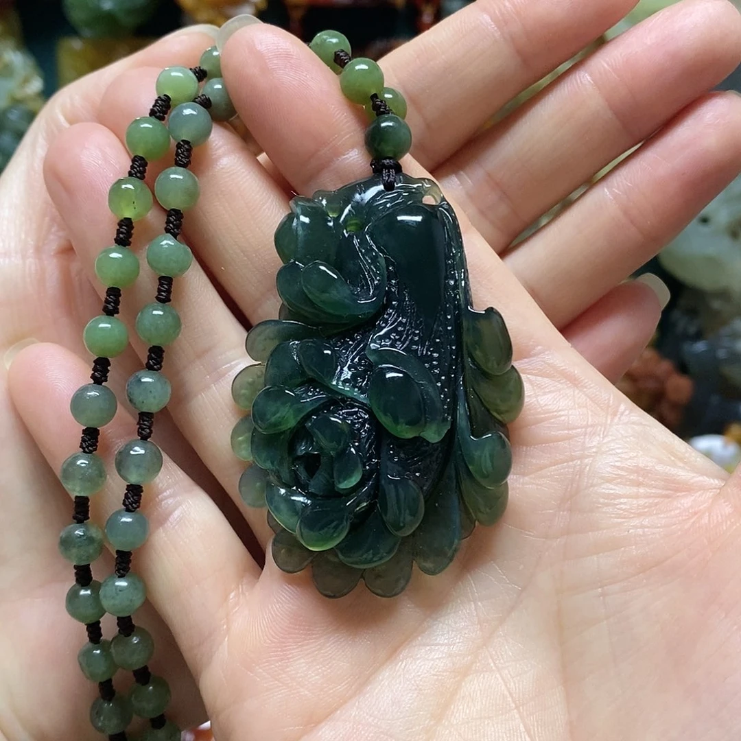 岫玉未镶嵌吊坠(赠链)