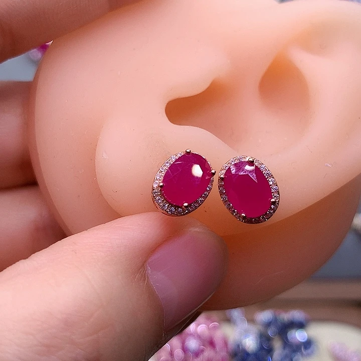 银S925镶嵌红宝石耳饰