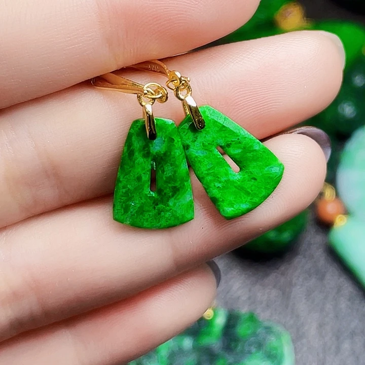 翡翠银S925镶嵌颈饰多样性