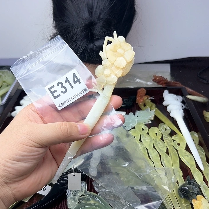 蛇纹石玉发饰合金兰