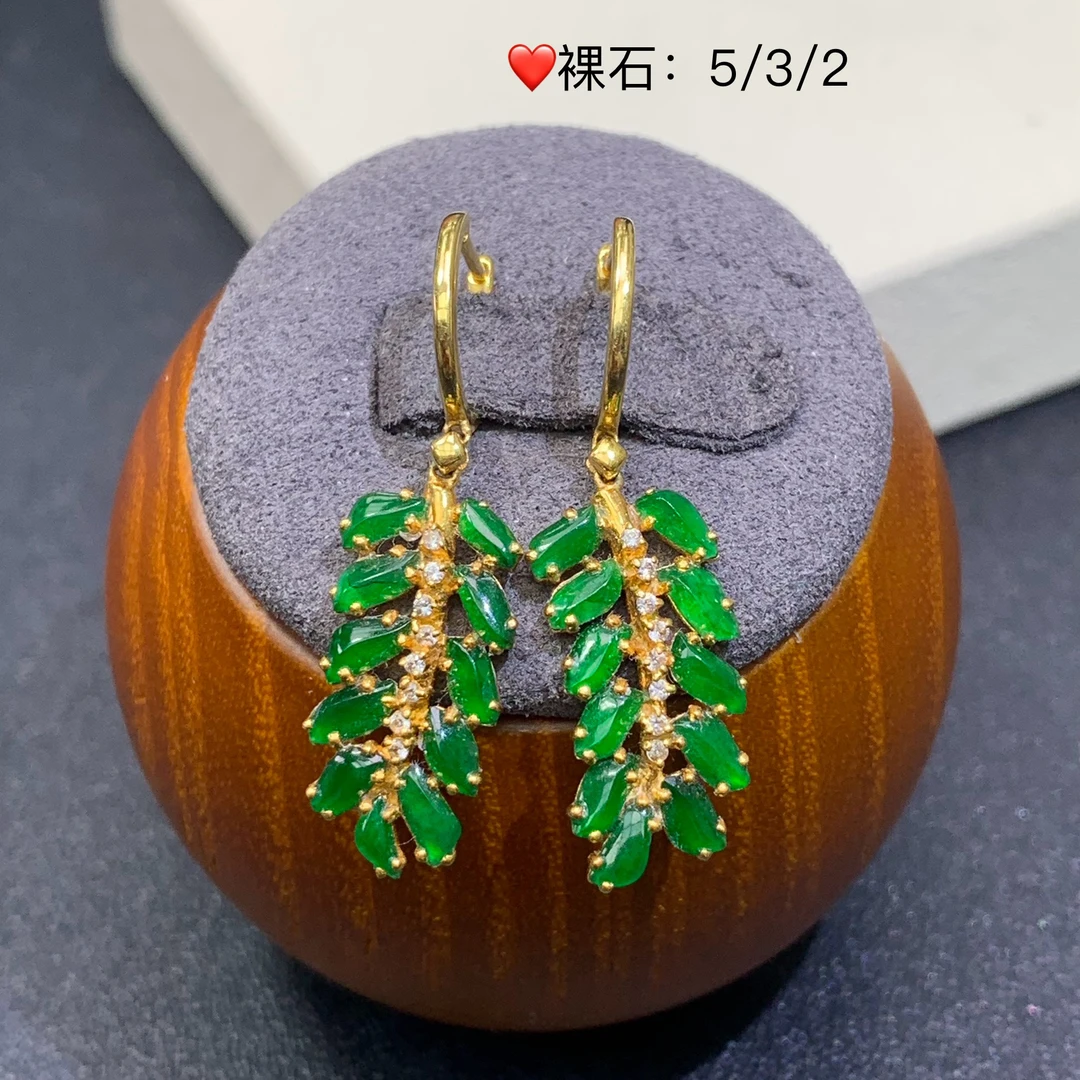 新品推荐·18K金辣阳绿随形国风设计款缅A翡翠玉石耳饰耳包款
