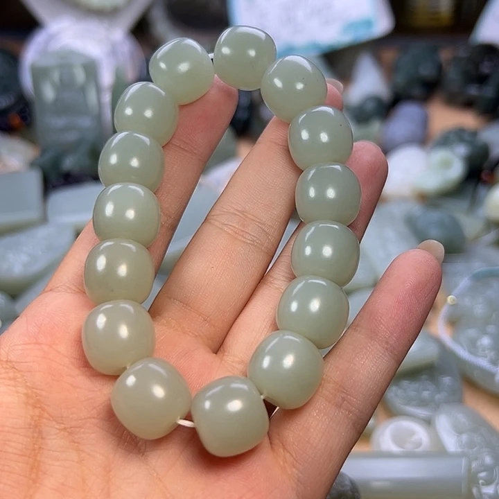 左***左颈饰未镶嵌和田玉