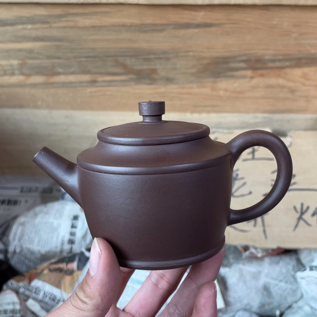 茶壶紫砂老厂紫砂壶一件。
