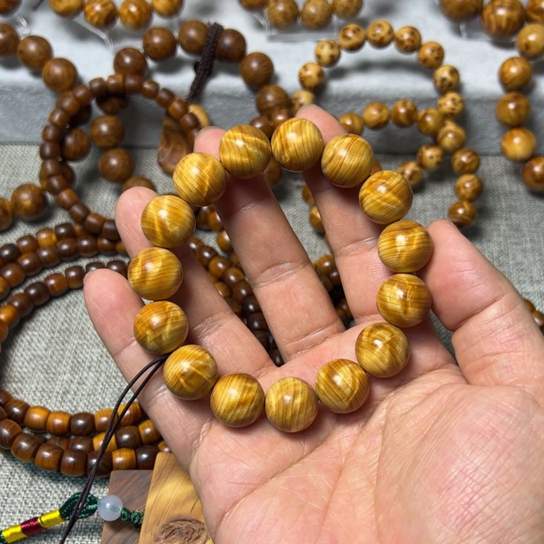 柏木（崖柏）1.5鸡油黄龙胆闪