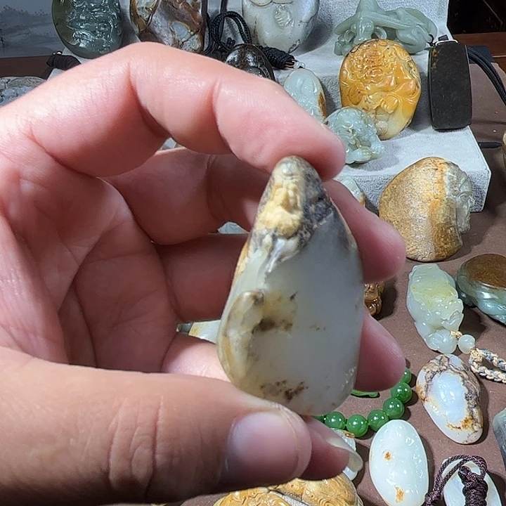 和田玉未镶嵌挂件