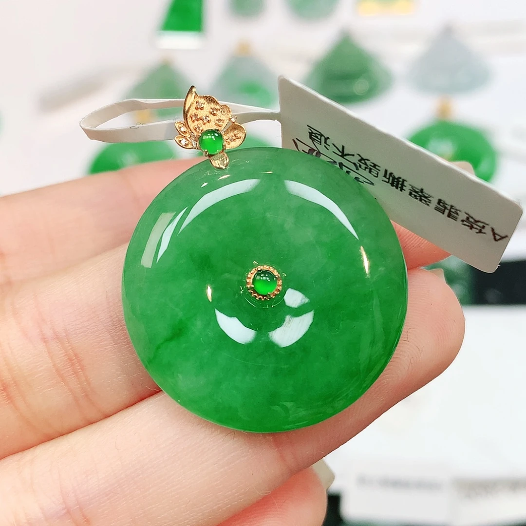 翡翠18K金镶嵌颈饰