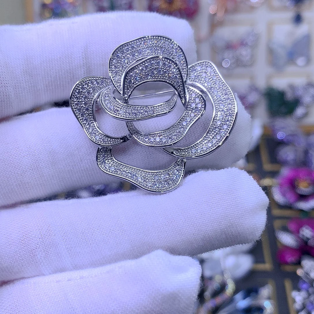 合成立方氧化锆铜胸针