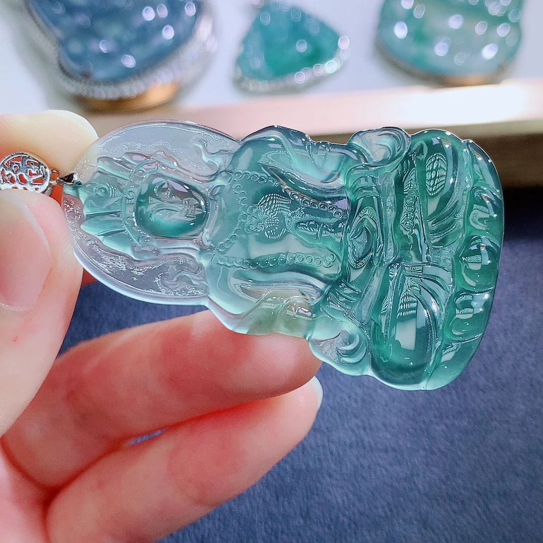 翡翠未镶嵌颈饰翡翠