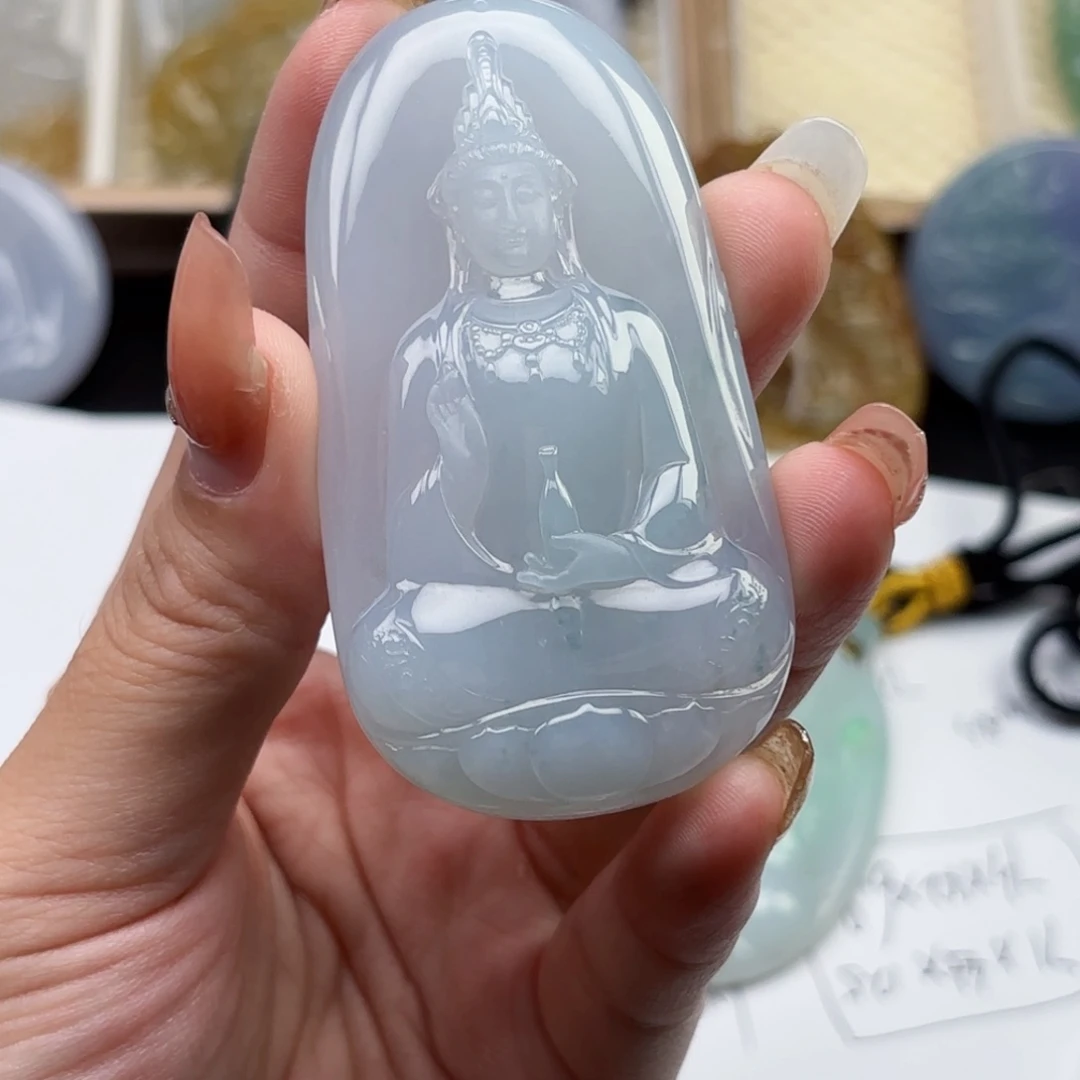 用***哥颈饰未镶嵌翡翠观音