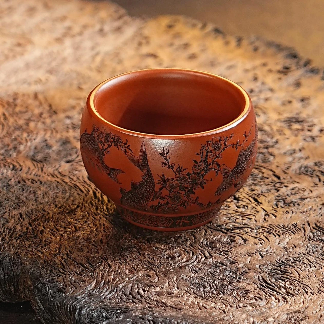 宜兴紫砂茶具 原矿大红袍泥料刻绘富贵有余主人杯品茗杯