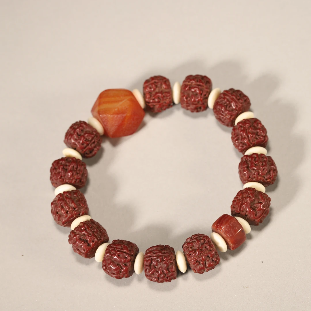 Lot02清代 玛瑙菩提珠