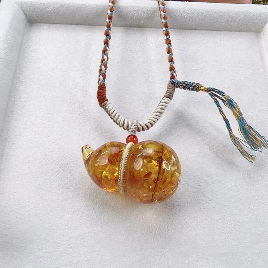 琥珀颈饰未镶嵌琥珀