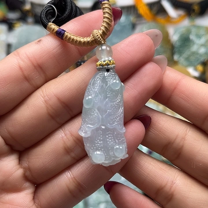 翡翠未镶嵌颈饰白菜