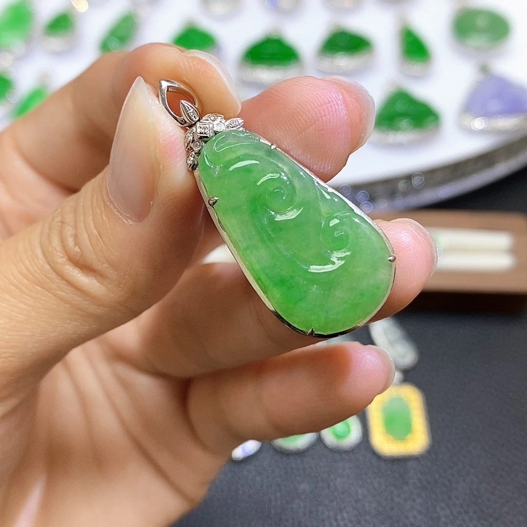 翡翠18K金镶嵌吊坠(不含链)