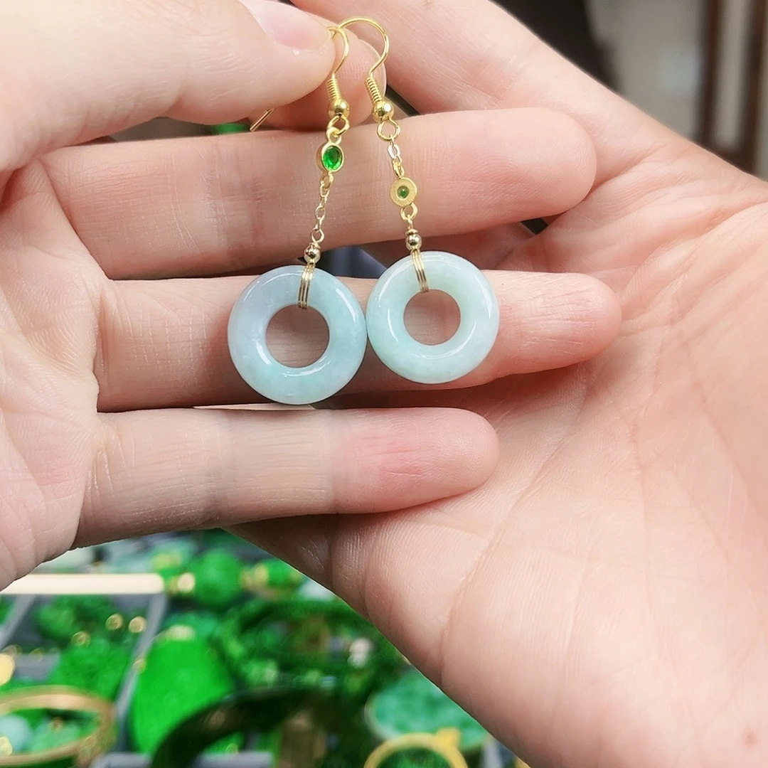 翡翠颈饰未镶嵌耳饰