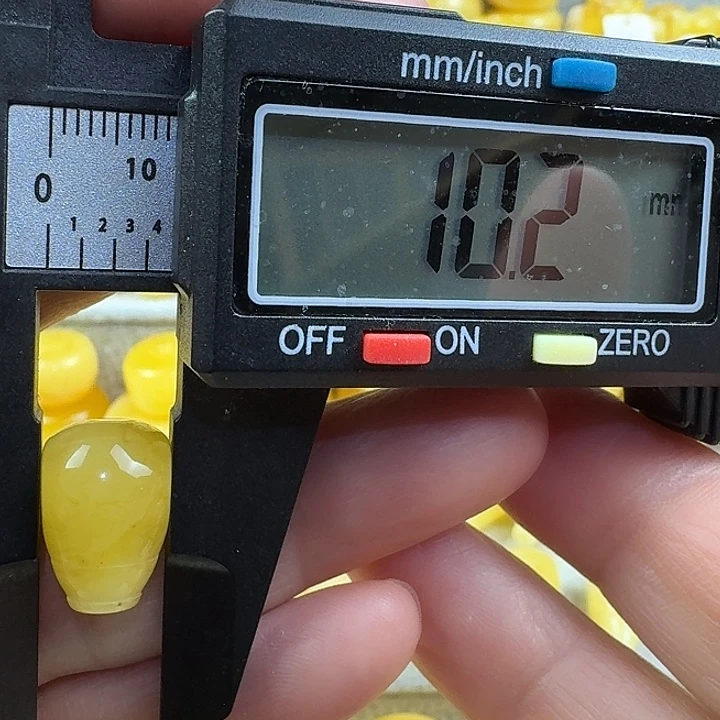 蜜蜡未镶嵌裸石55杂