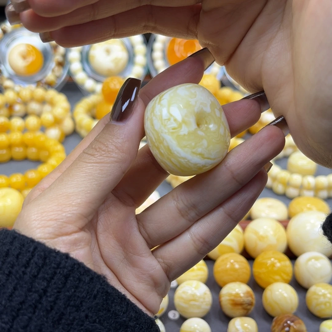 琥珀未镶嵌手串……