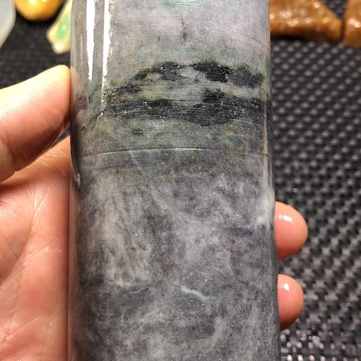 翡翠颈饰未镶嵌缅甸翡翠乌鸡片料