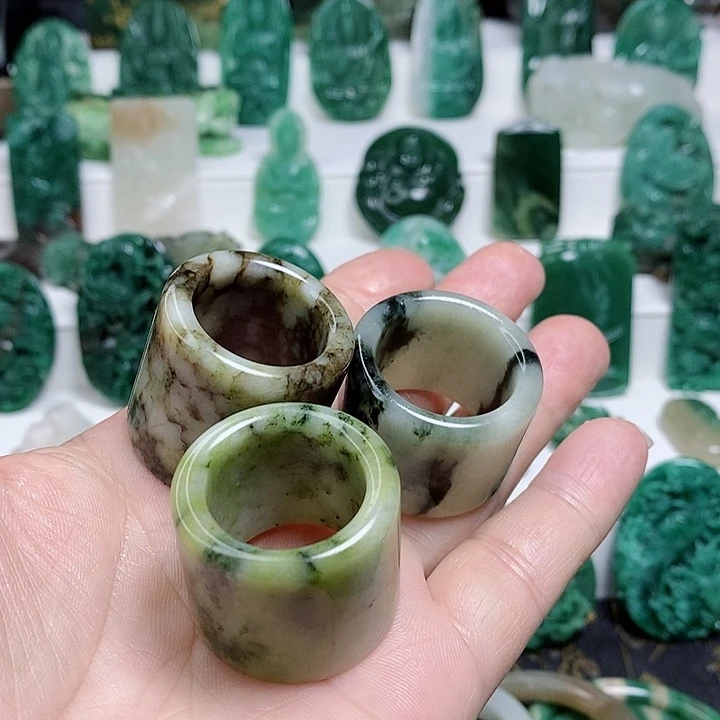 未镶嵌独山玉颈饰任选其一