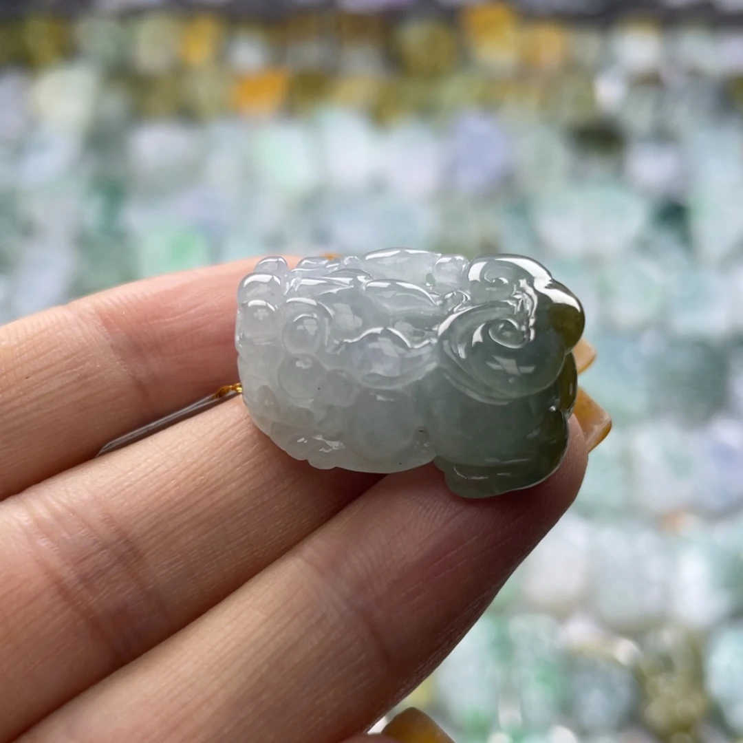 颈饰未镶嵌翡翠貔貅