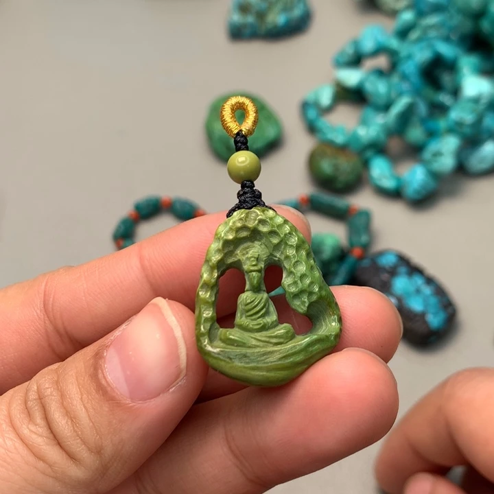 绿松石未镶嵌颈饰