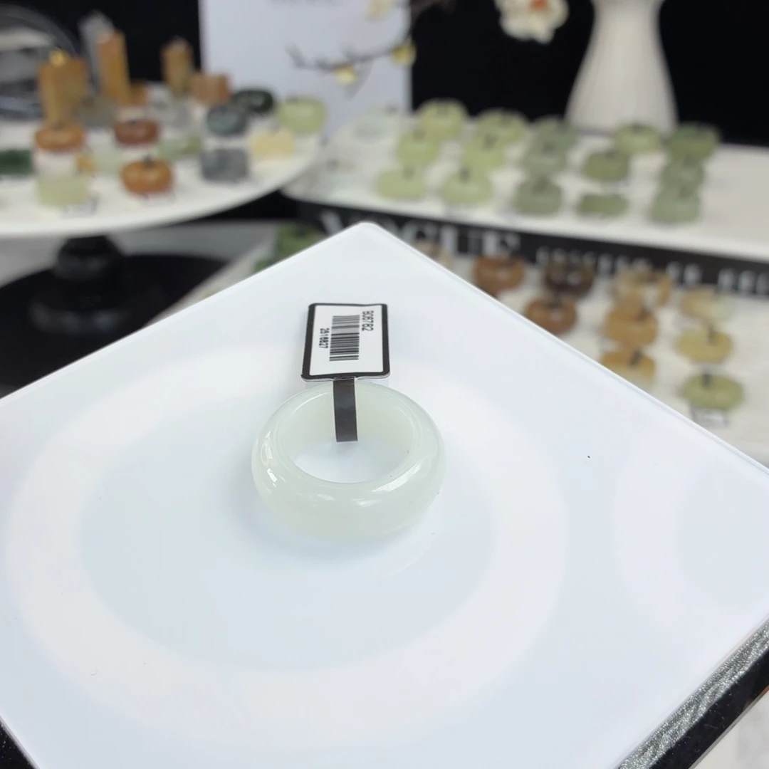 和田玉（糖玉）未镶嵌戒指Q140白月光轮胎16.8不退换