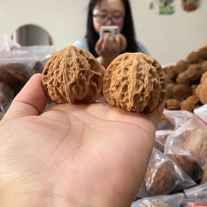向***景文玩核桃吊坠灯笼39+修露白
