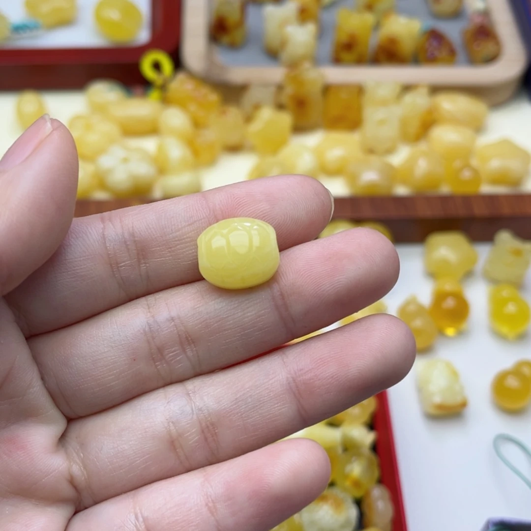 【闪购商品】蜜蜡裸石未镶嵌多***游配饰