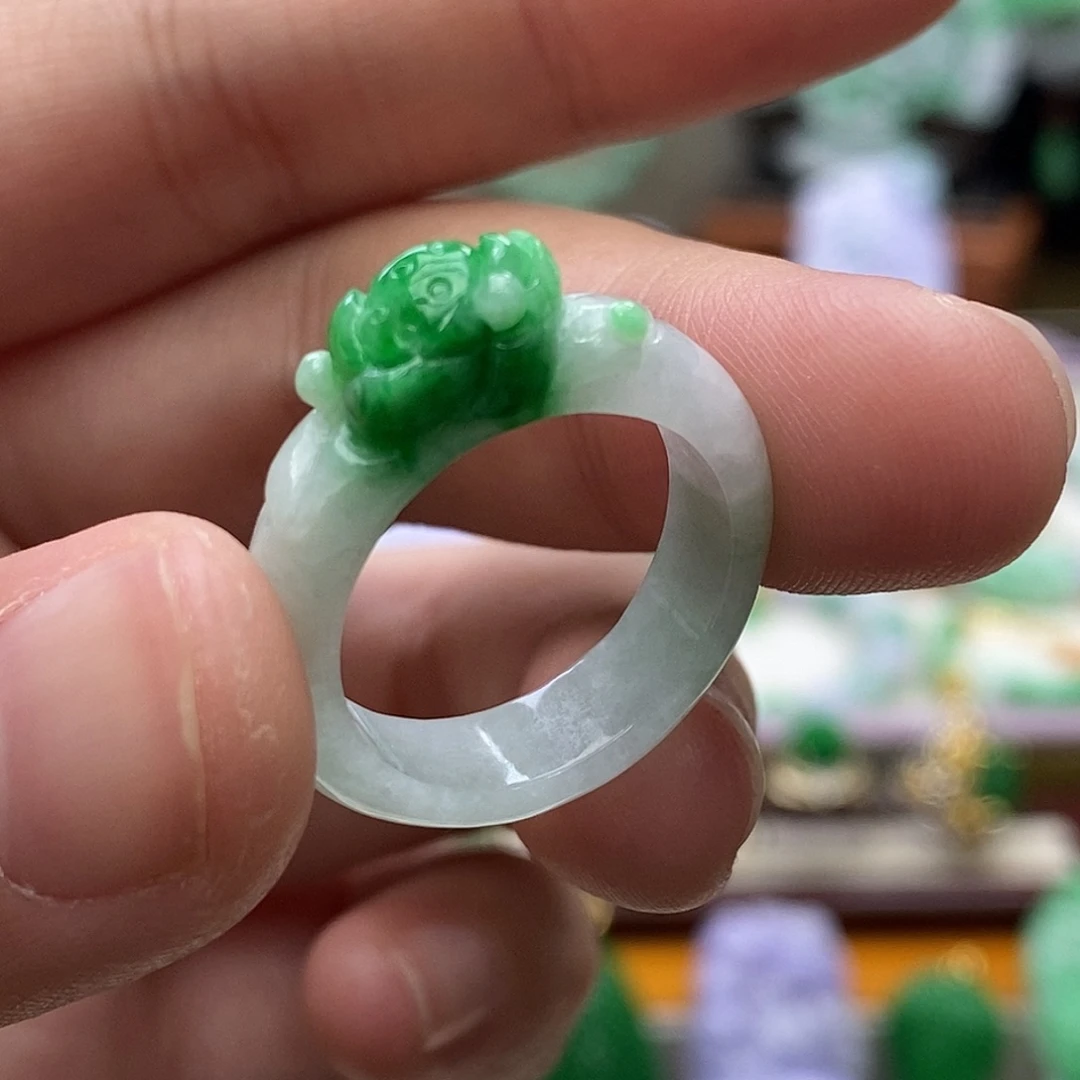 翡翠未镶嵌颈饰戒圈17