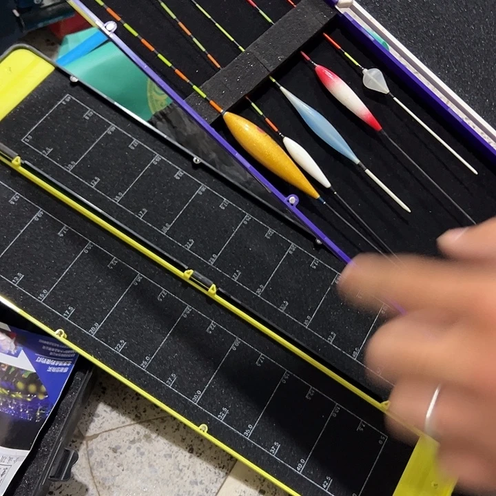 宏建通用盒➕5支浮漂➕子线盒