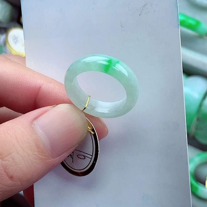 翡翠未镶嵌戒指16号圈