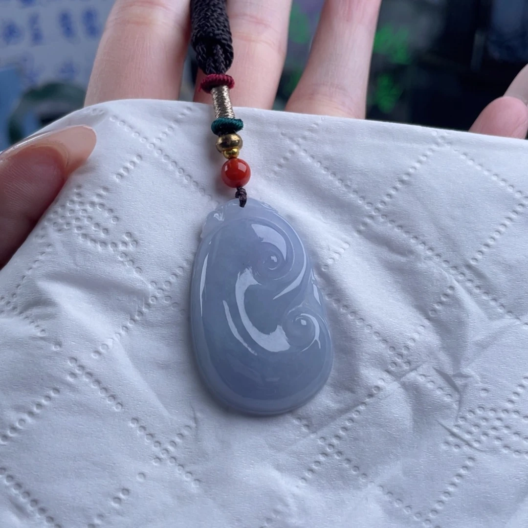 小***运翡翠未镶嵌颈饰如意