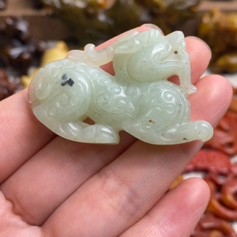 未镶嵌蛇纹石玉颈饰99