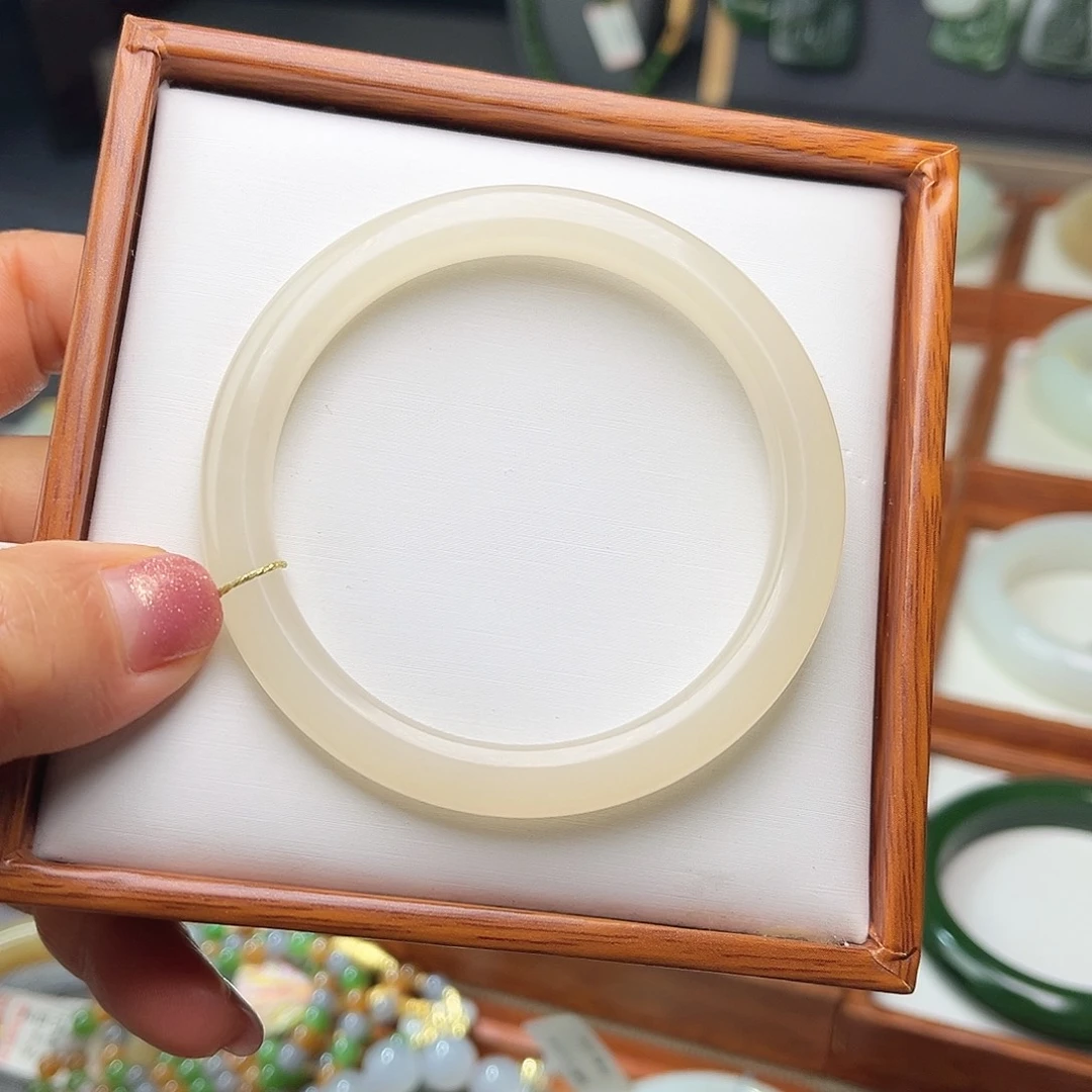 和田玉未镶嵌手镯55.8