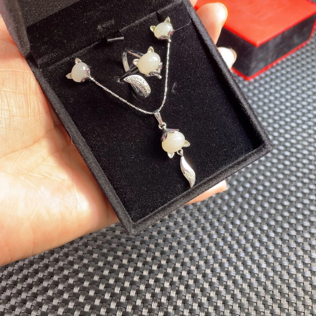 和田玉（白玉）颈饰未镶嵌阿狸白玉3件套