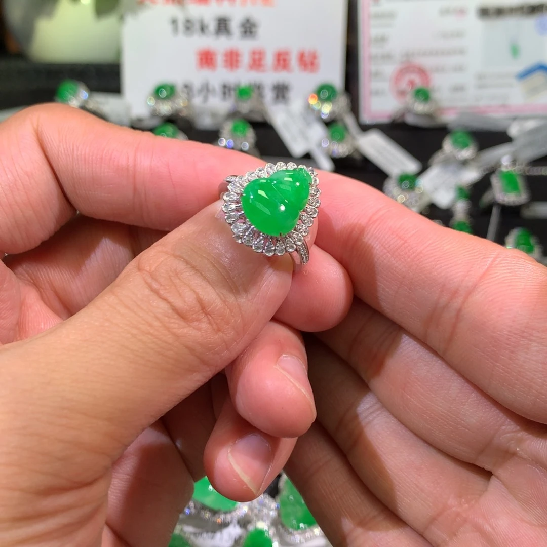 【闪购商品】翡翠戒指18K金镶嵌葫芦