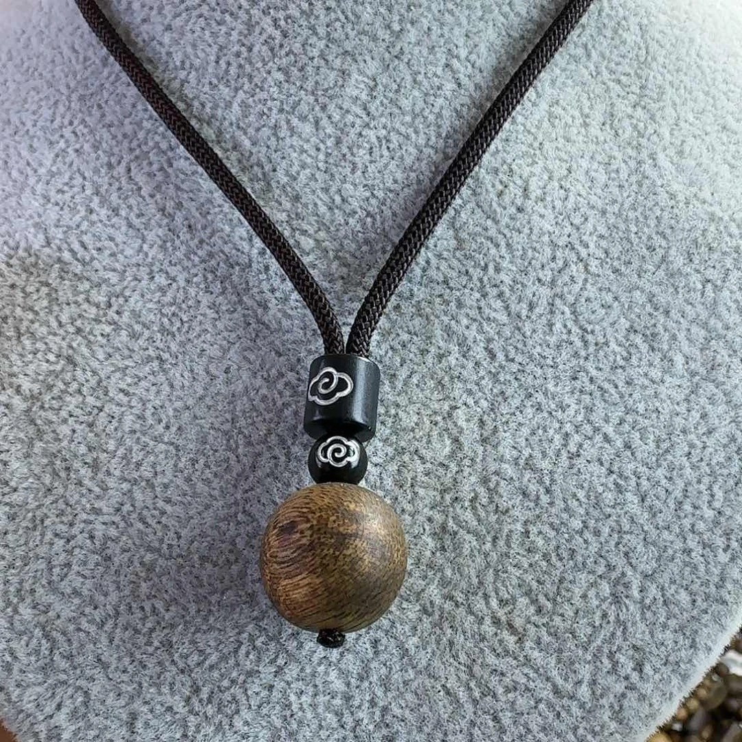 沉香吊坠奇楠圆珠吊坠多样性发货