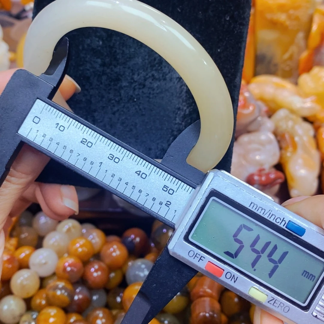 未镶嵌石英质玉（黄龙玉）吊坠(不含链)