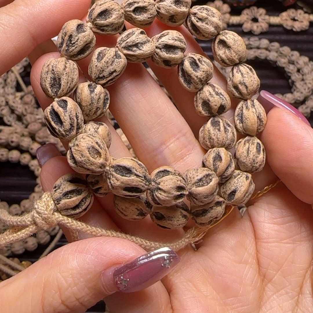 J***h柏香籽/百香籽吊坠