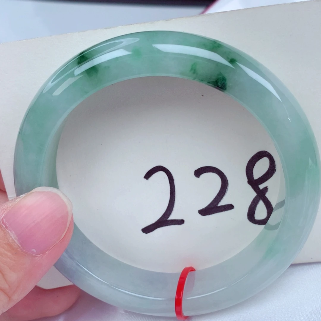 翡翠未镶嵌手镯翡翠