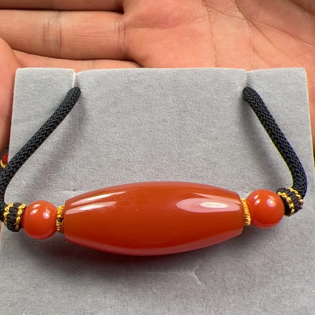 南红玛瑙吊坠未镶嵌