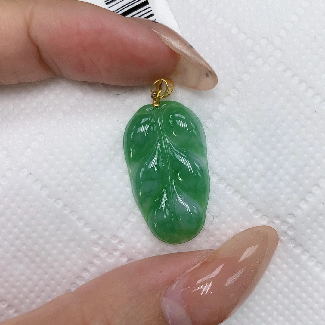 颈饰18K金镶嵌翡翠
